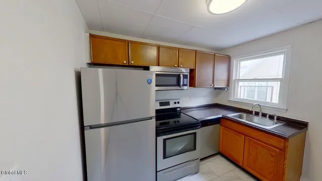 $1,395 | 420 Delaware Avenue, Unit 4, Albany, NY 12209