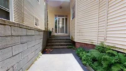 $1,395 | 420 Delaware Avenue, Unit 4, Albany, NY 12209