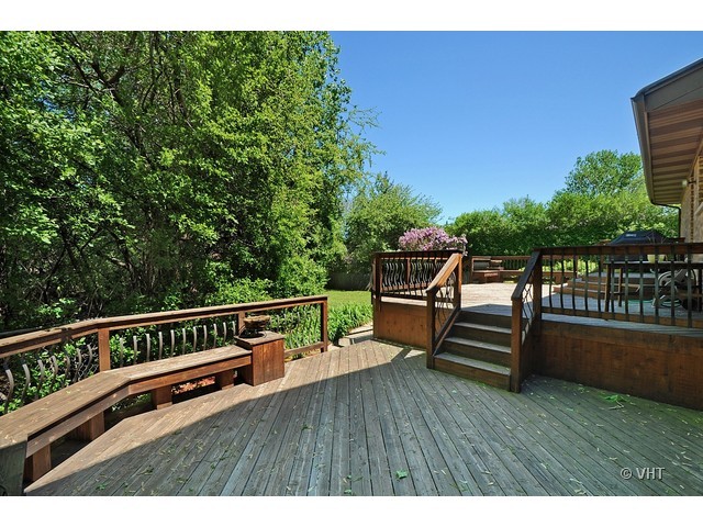 669 Ridge Road Highland Park, IL 60035 - Photo 13 of 16 a view of outdoor space with seating