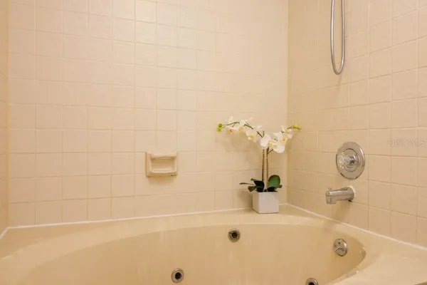 $3,995 | 160 Columbia Drive, Unit 507, Tampa, FL 33606