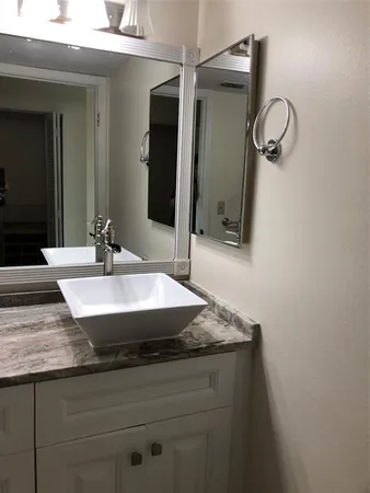 $3,995 | 160 Columbia Drive, Unit 507, Tampa, FL 33606