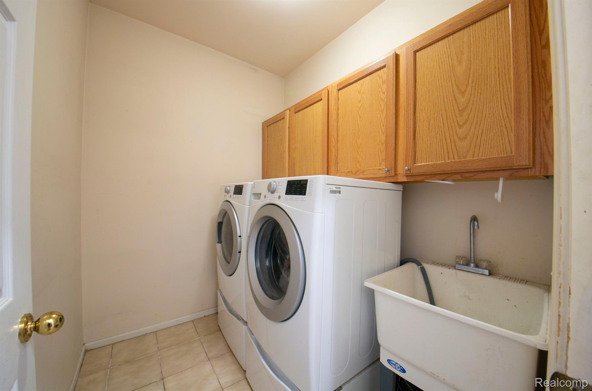 6813 Poppleton Road Canton, MI 48187 - Photo 20 of 67 Gallery Image 20