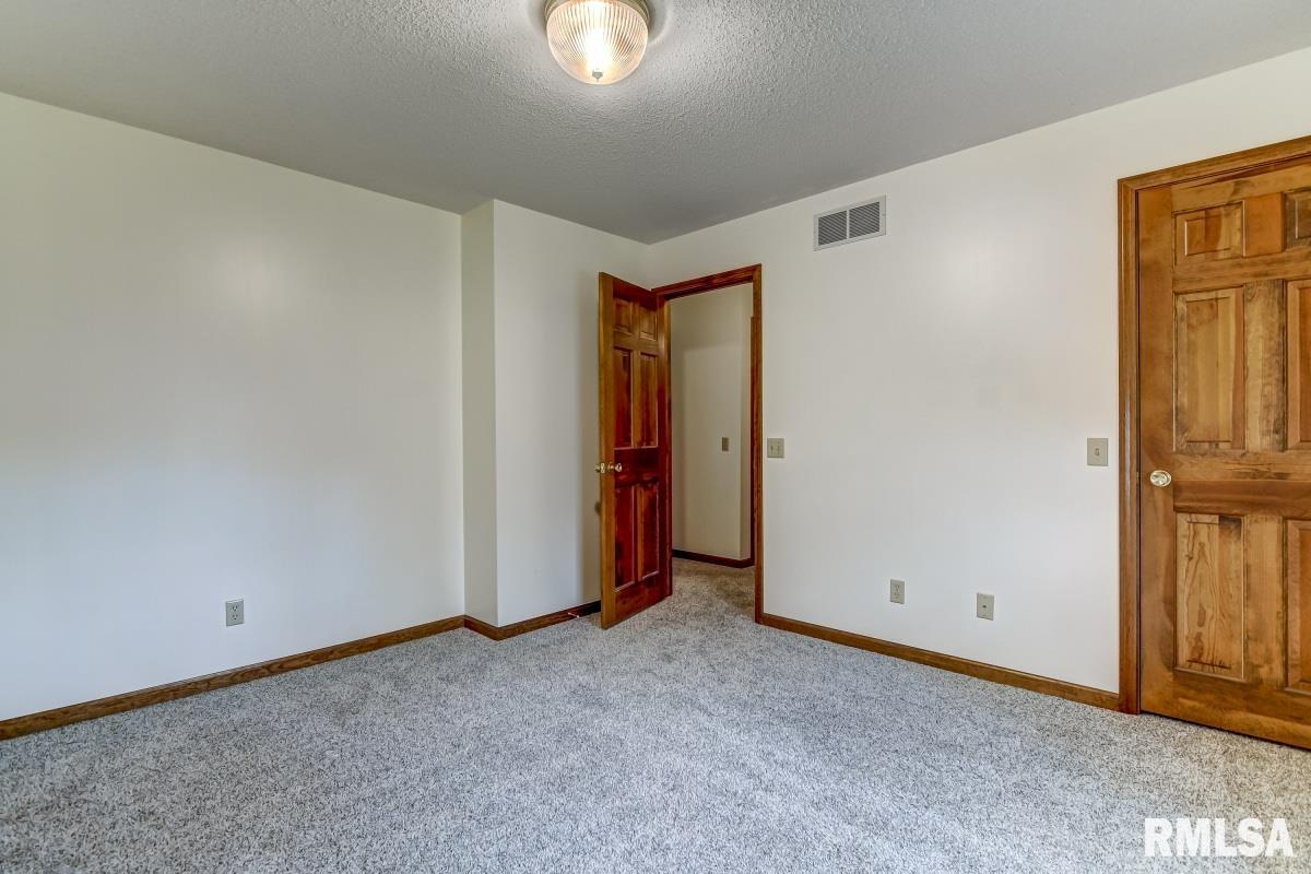 3912 Eagle Wing Road Springfield, IL 62711 - Photo 25 of 36