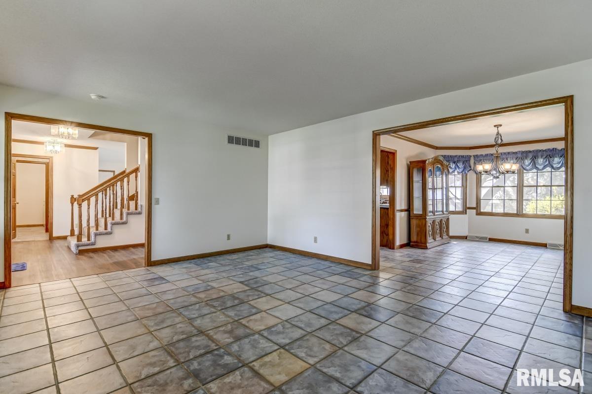 3912 Eagle Wing Road Springfield, IL 62711 - Photo 5 of 36