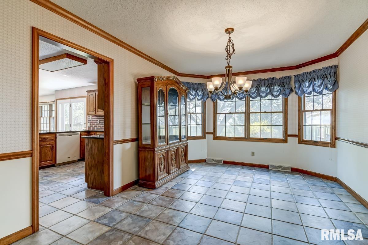 3912 Eagle Wing Road Springfield, IL 62711 - Photo 8 of 36