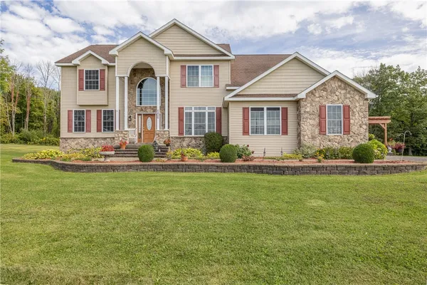 $849,900 | 6426 Lake Bluff Road, Huron, NY 14516