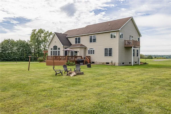 $849,900 | 6426 Lake Bluff Road, Huron, NY 14516