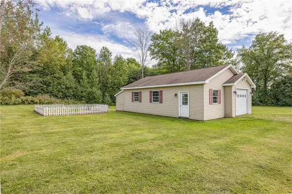 $849,900 | 6426 Lake Bluff Road, Huron, NY 14516