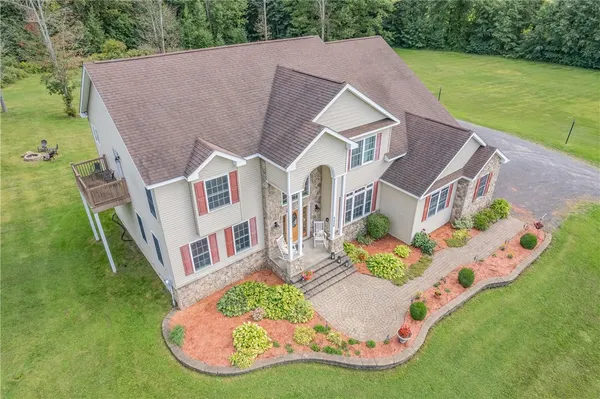 $849,900 | 6426 Lake Bluff Road, Huron, NY 14516