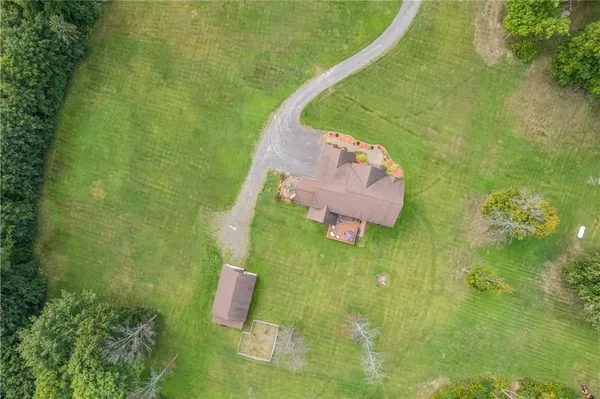 $849,900 | 6426 Lake Bluff Road, Huron, NY 14516