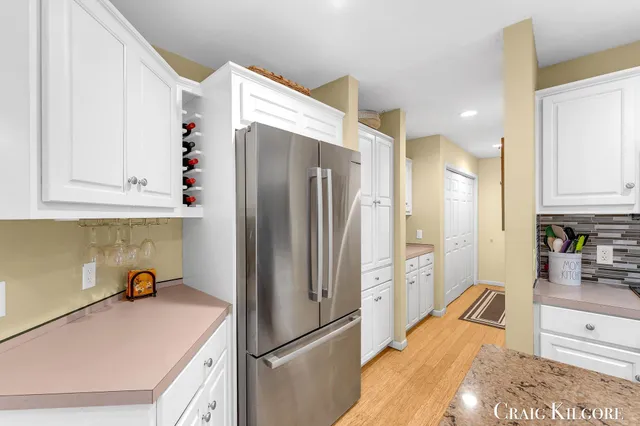 $699,900 | 17871 North Fruitport Road, Spring Lake, MI 49456