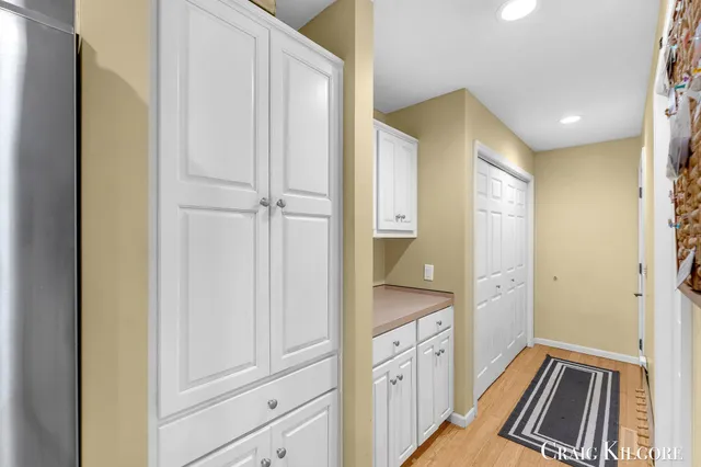 $699,900 | 17871 North Fruitport Road, Spring Lake, MI 49456