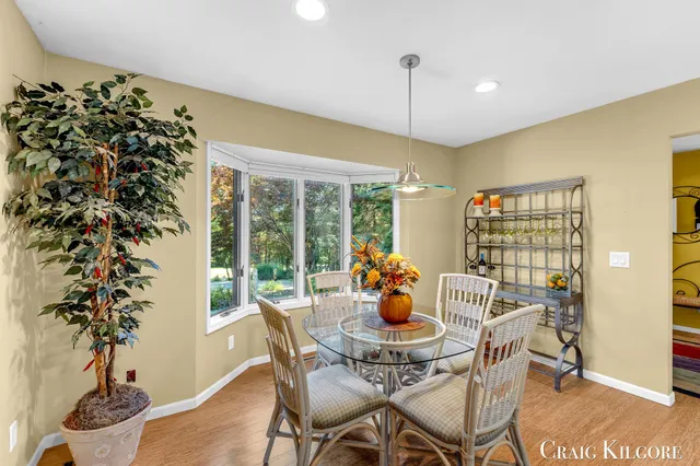 $699,900 | 17871 North Fruitport Road, Spring Lake, MI 49456