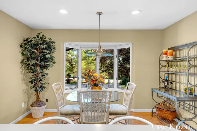 $699,900 | 17871 North Fruitport Road, Spring Lake, MI 49456