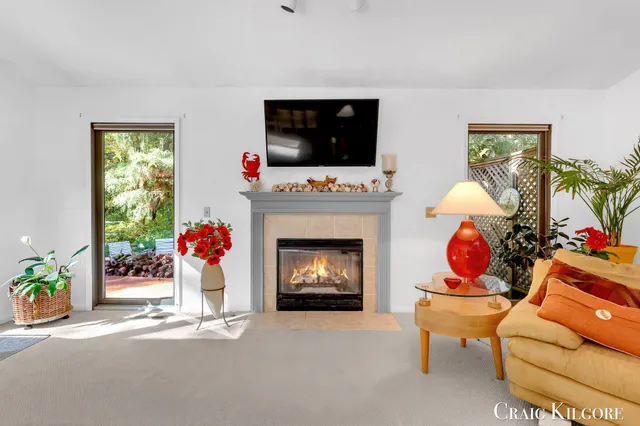 $699,900 | 17871 North Fruitport Road, Spring Lake, MI 49456