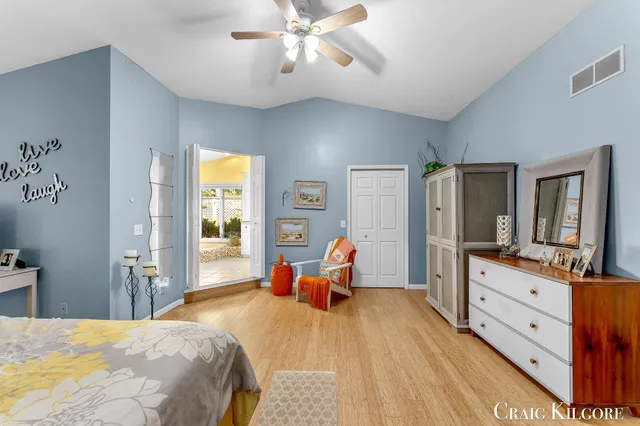 $699,900 | 17871 North Fruitport Road, Spring Lake, MI 49456