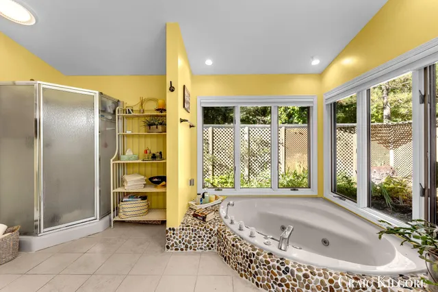 $699,900 | 17871 North Fruitport Road, Spring Lake, MI 49456