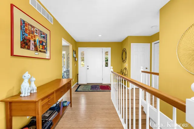 $699,900 | 17871 North Fruitport Road, Spring Lake, MI 49456