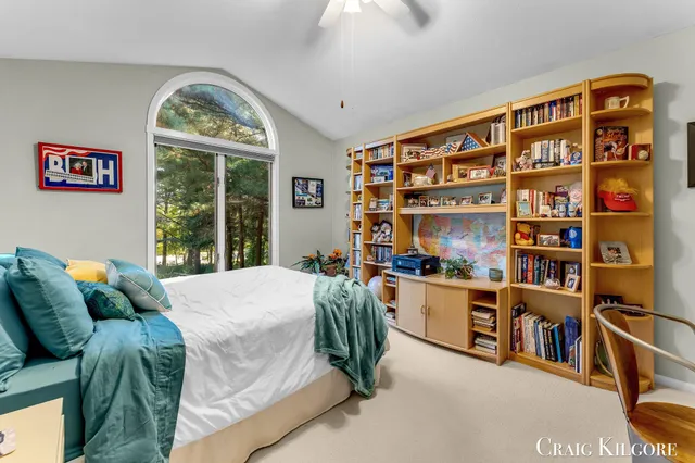 $699,900 | 17871 North Fruitport Road, Spring Lake, MI 49456