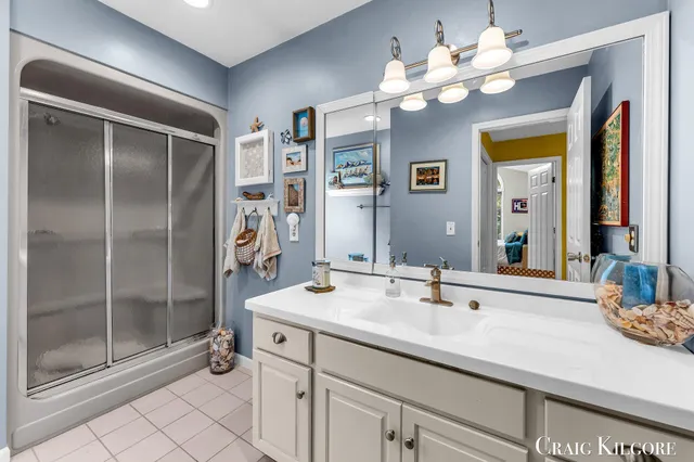 $699,900 | 17871 North Fruitport Road, Spring Lake, MI 49456