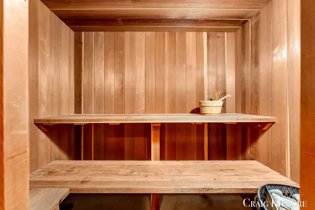 $699,900 | 17871 North Fruitport Road, Spring Lake, MI 49456