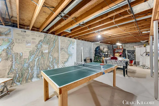 $699,900 | 17871 North Fruitport Road, Spring Lake, MI 49456