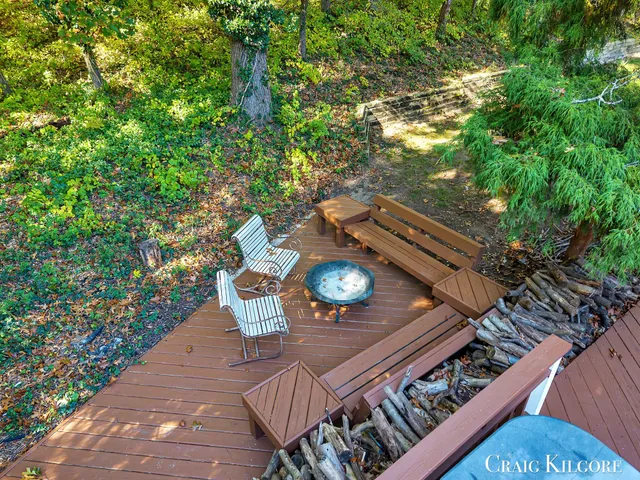 $699,900 | 17871 North Fruitport Road, Spring Lake, MI 49456