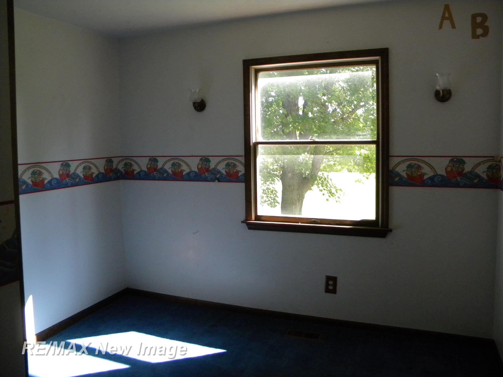 266 East Henderson Road Owosso, MI 48867 - Photo 8 of 20 50125339-7.JPG