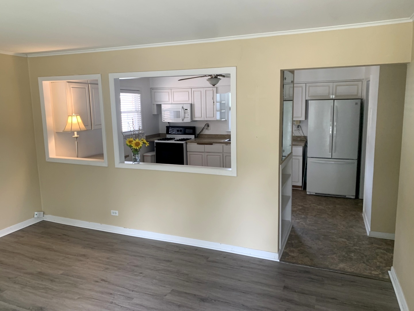 10643 Oxford Avenue Chicago Ridge, IL 60415 - Photo 3 of 15 a view of an empty room with closet and a window