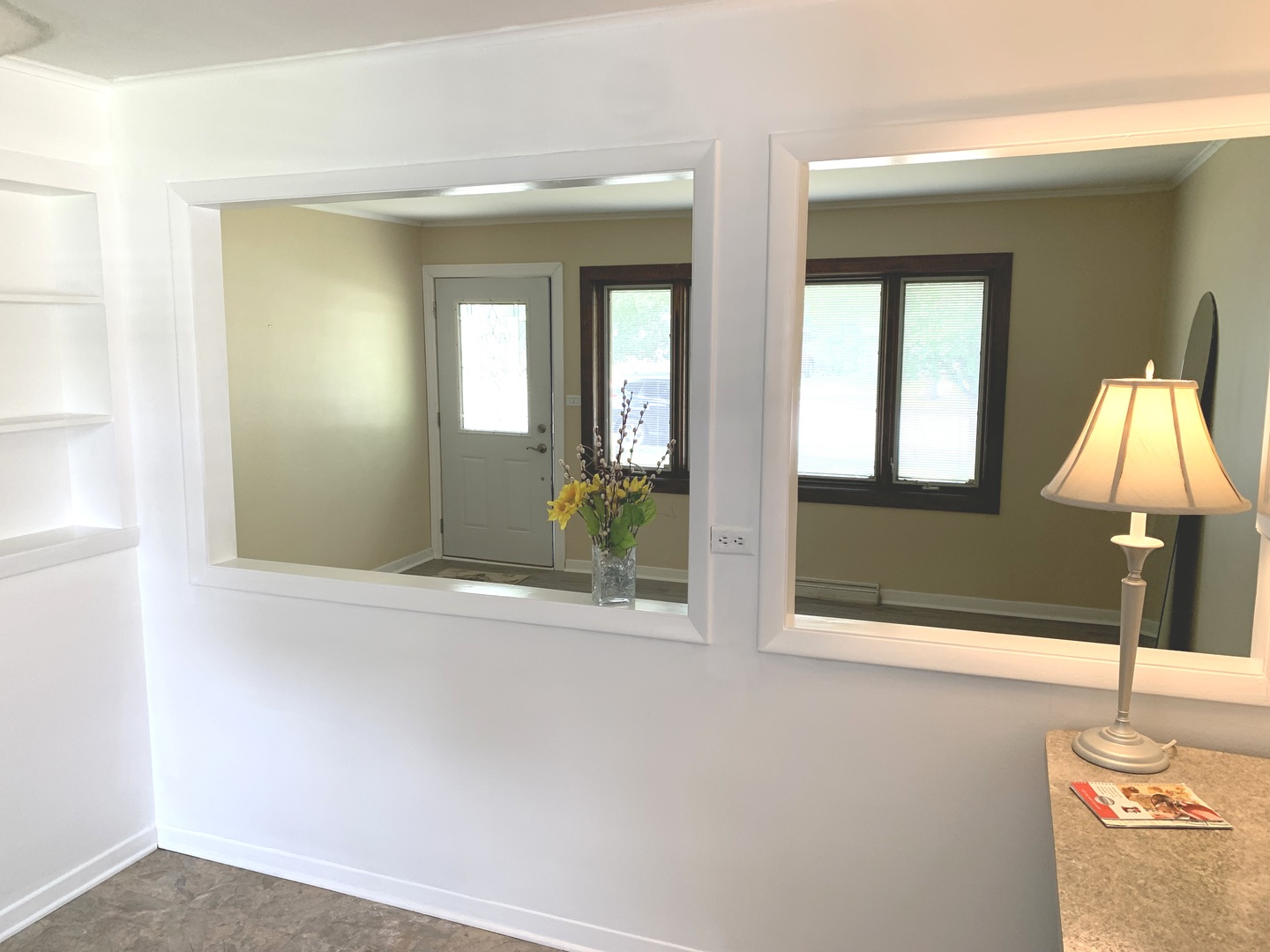10643 Oxford Avenue Chicago Ridge, IL 60415 - Photo 6 of 15 view of hall way with mirror