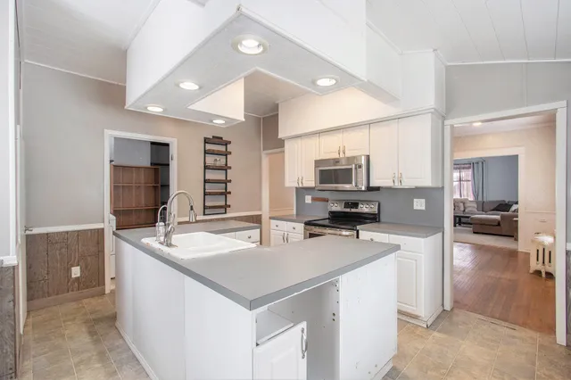 $229,000 | 21 West Shepard Street, Hartford, MI 49057