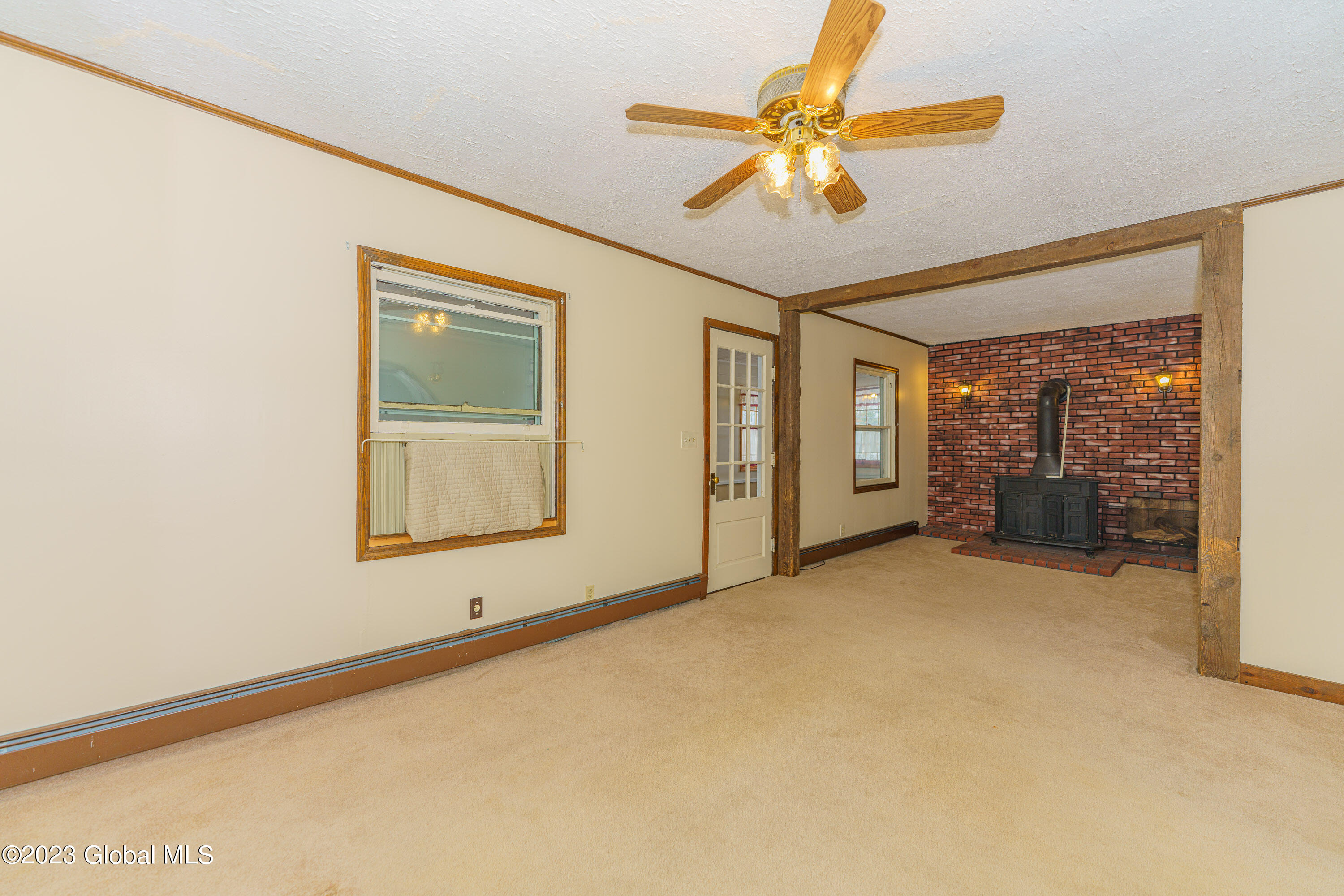 2323 Curry Road Rotterdam, NY 12303 - Photo 12 of 46 2 Livingroom 7