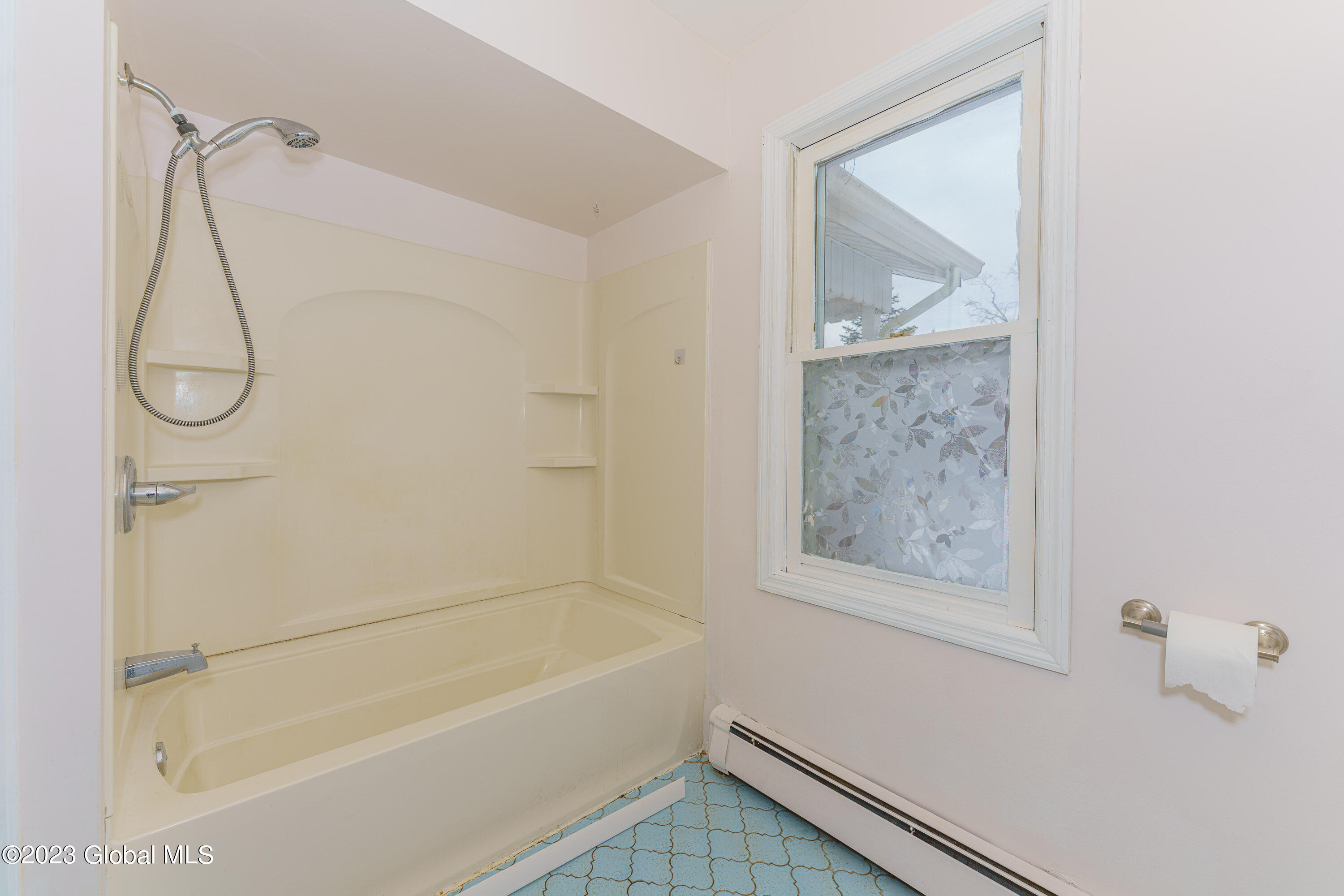 2323 Curry Road Rotterdam, NY 12303 - Photo 31 of 46 6 Bathroom 2