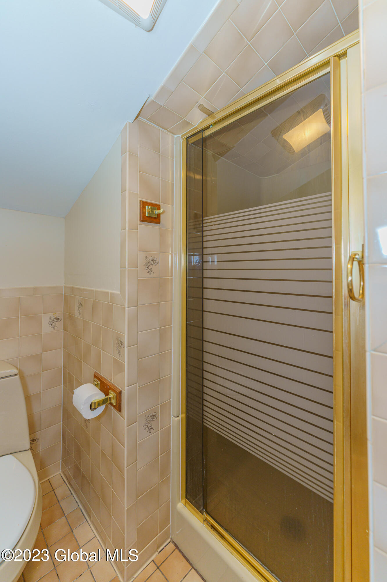 2323 Curry Road Rotterdam, NY 12303 - Photo 33 of 46 6 Bathroom 4