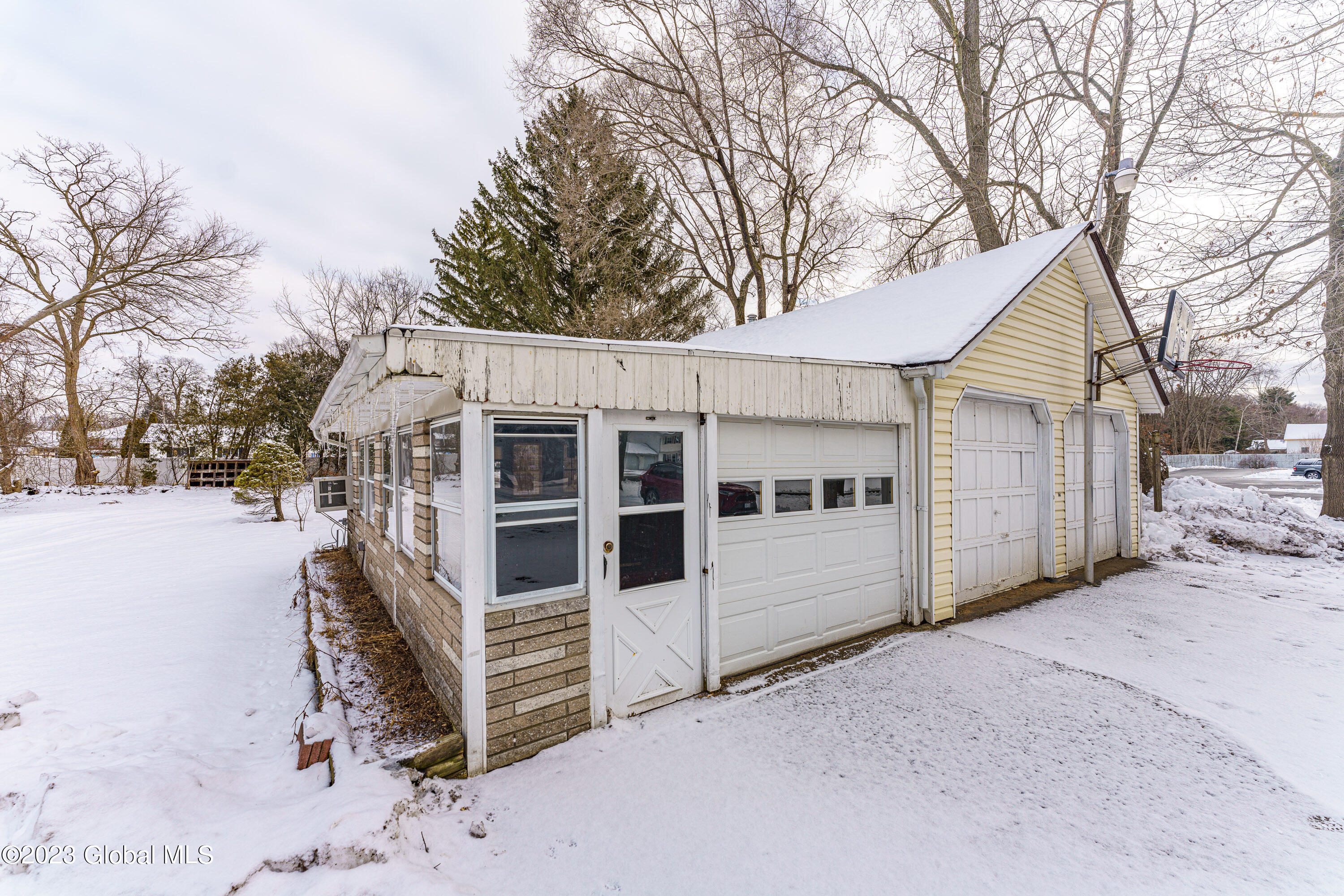 2323 Curry Road Rotterdam, NY 12303 - Photo 37 of 46 Yard 3