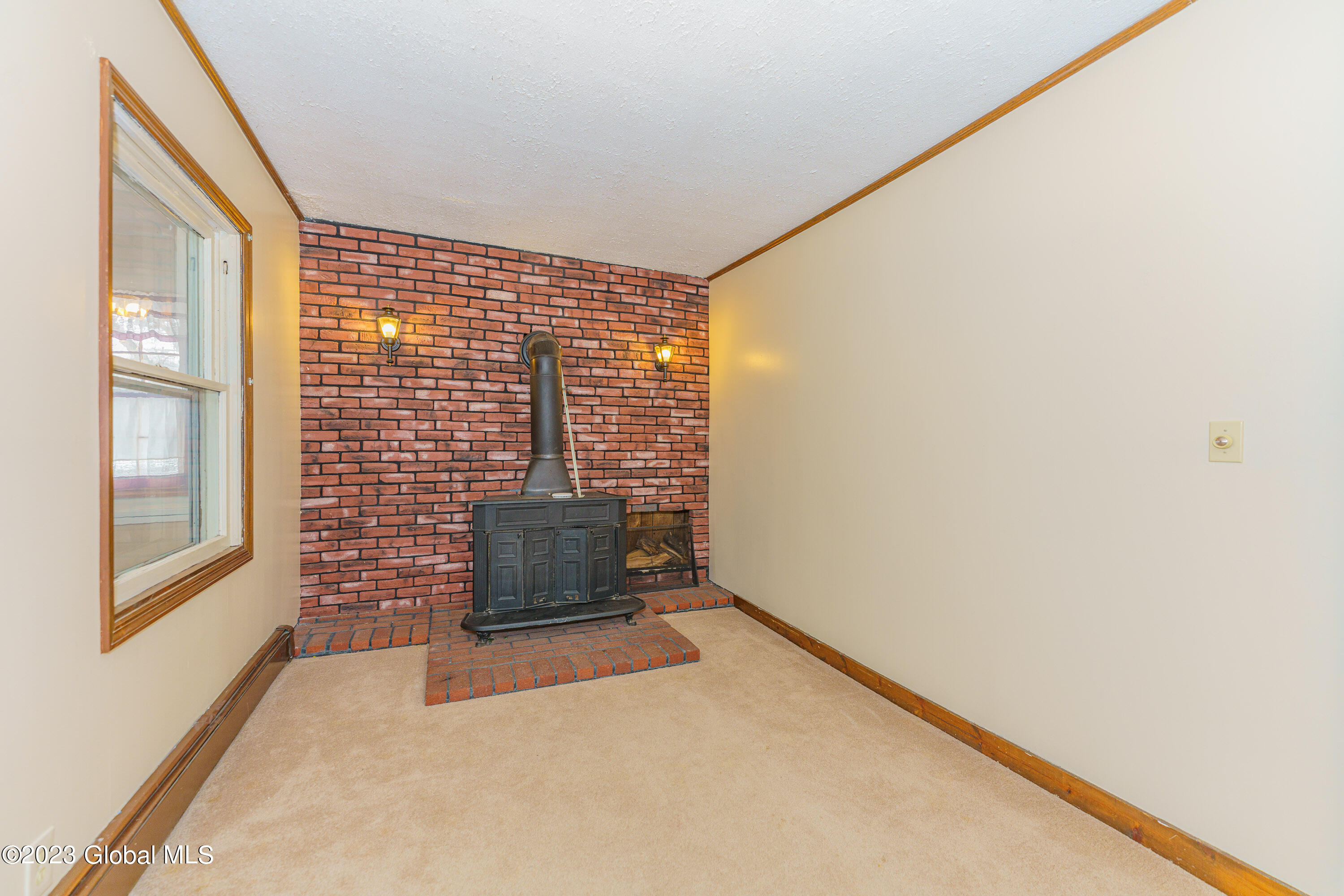 2323 Curry Road Rotterdam, NY 12303 - Photo 6 of 46 2 Livingroom 1