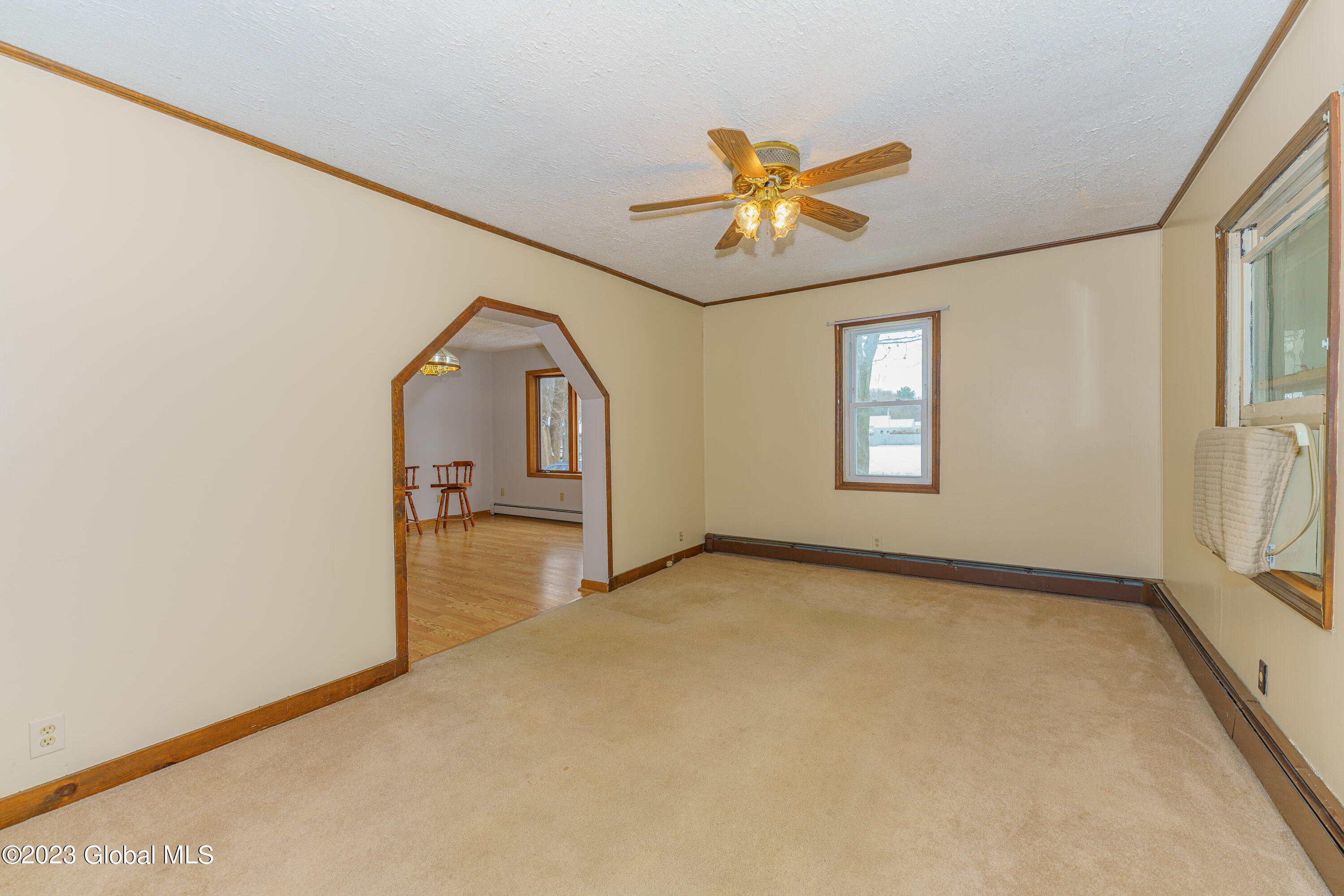 2323 Curry Road Rotterdam, NY 12303 - Photo 9 of 46 2 Livingroom 4