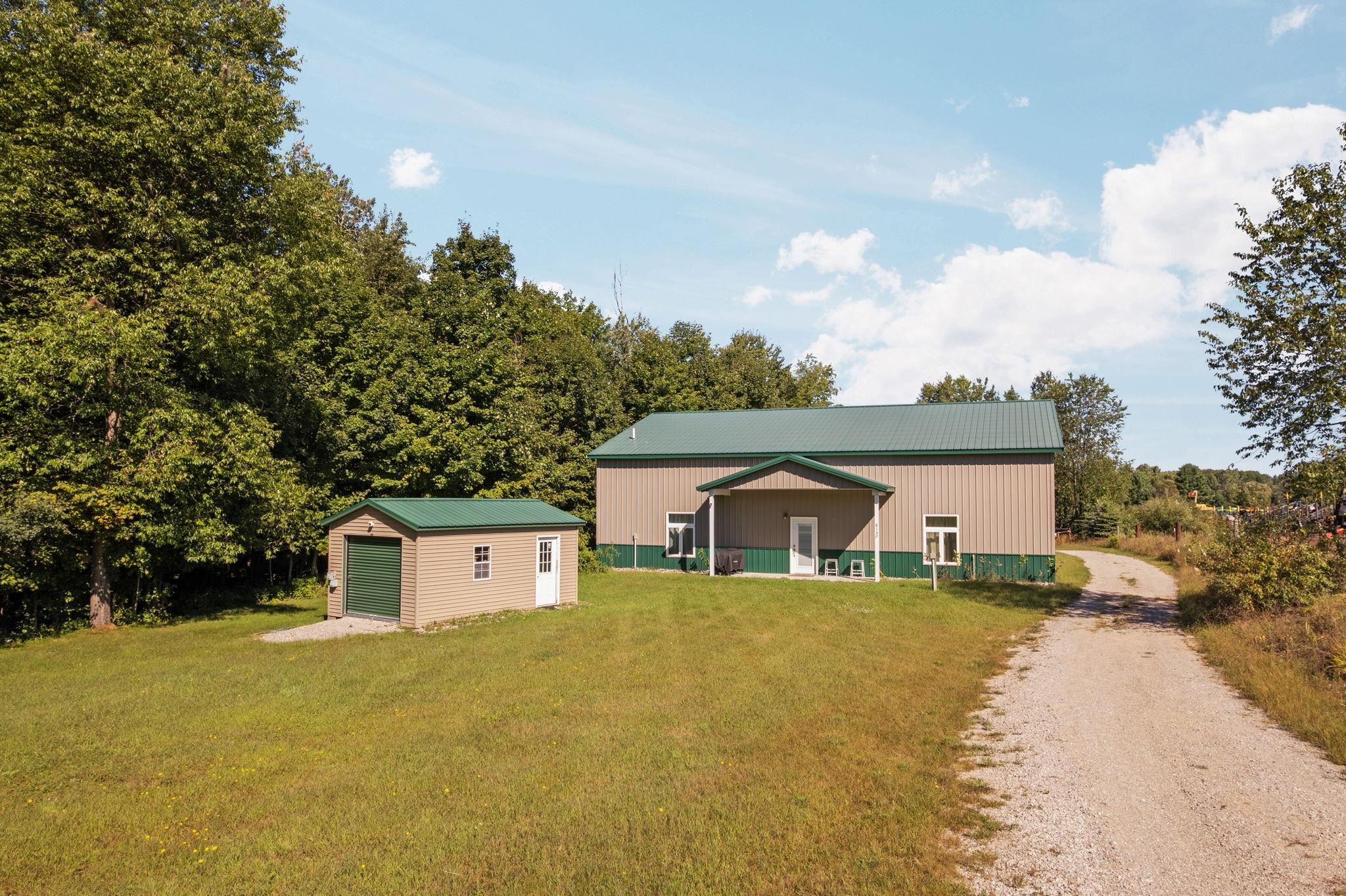 8157 Crisp Road Williamsburg, MI 49690 - Photo 23 of 33 1951102-8da2a214-b36d-4985-b155-ee5fa2c87e1c.JPG