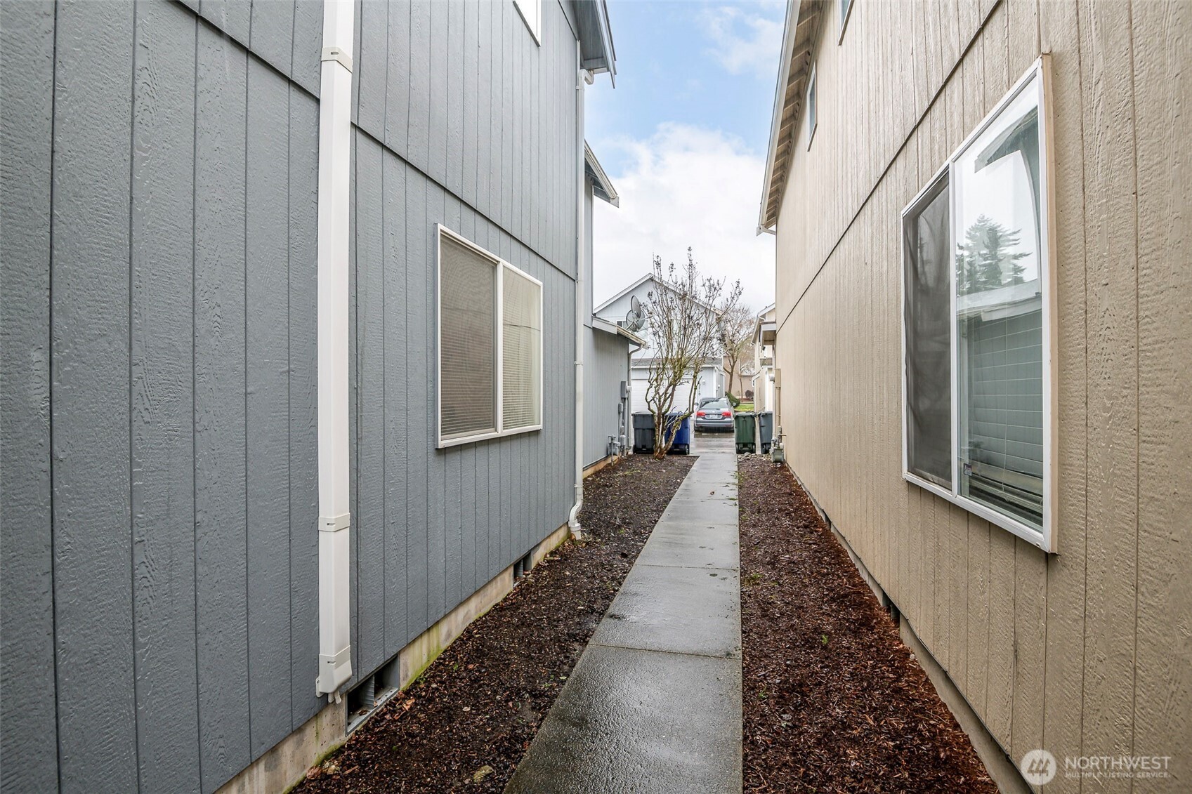 2707 8th Street Southeast Puyallup, WA 98374 - Photo 4 of 31