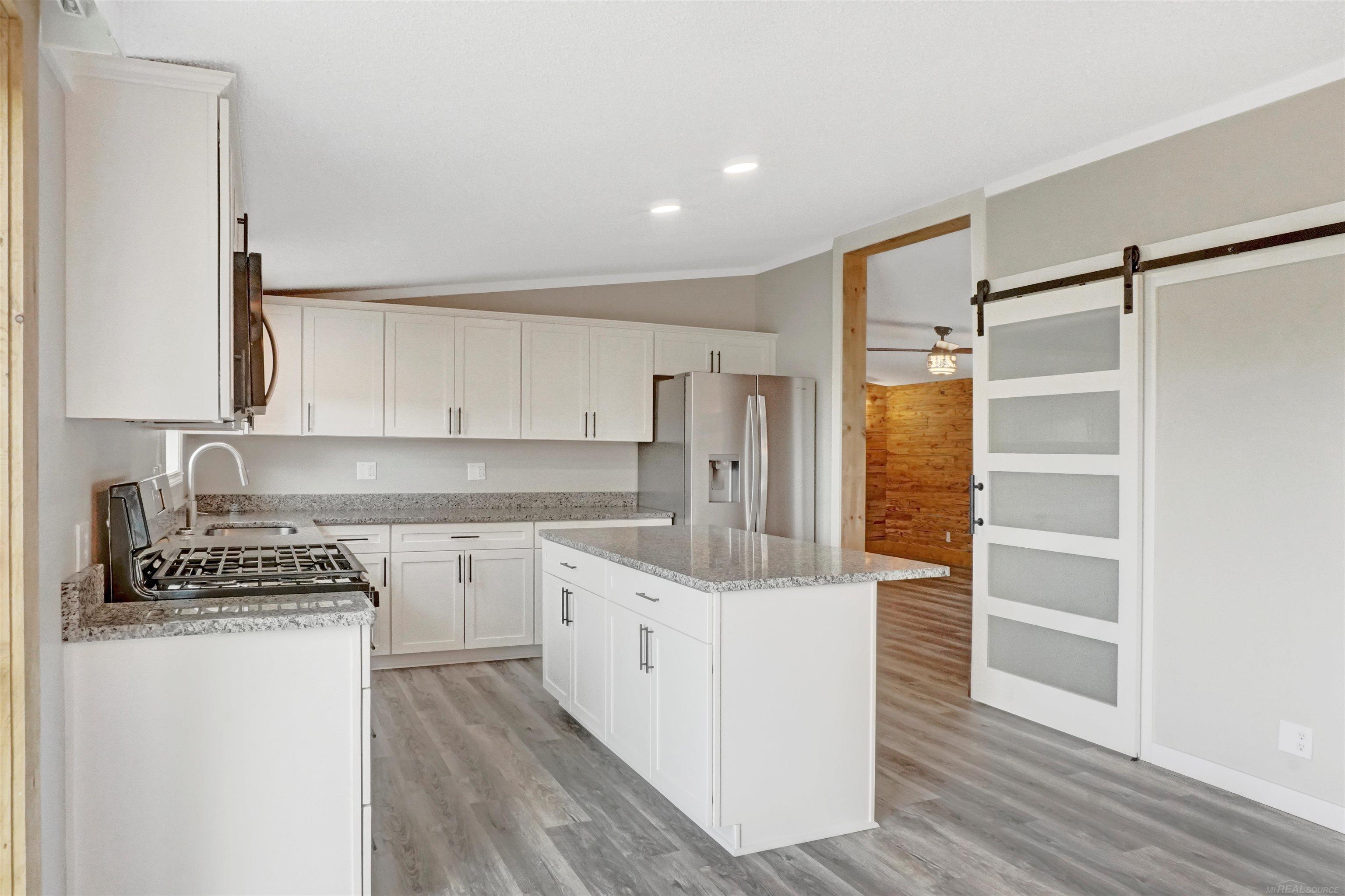13352 Norman Road Yale, MI 48097 - Photo 8 of 50