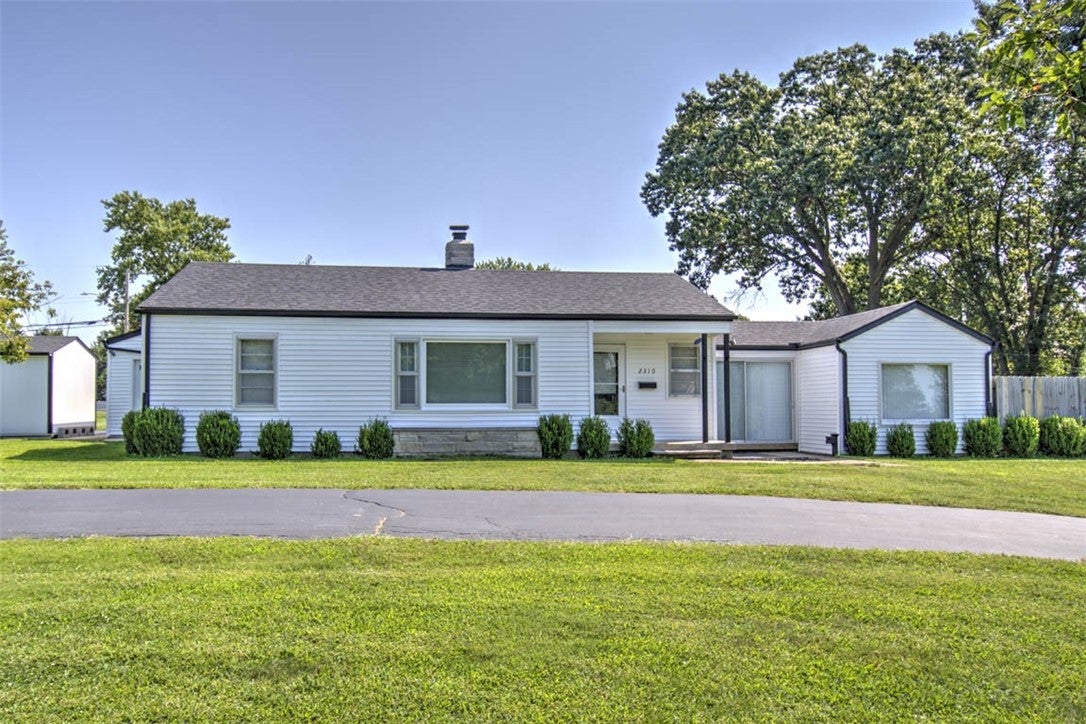 2310 South Lost Bridge Road Decatur, IL 62521 - Photo 1 of 33 Gallery Image 1