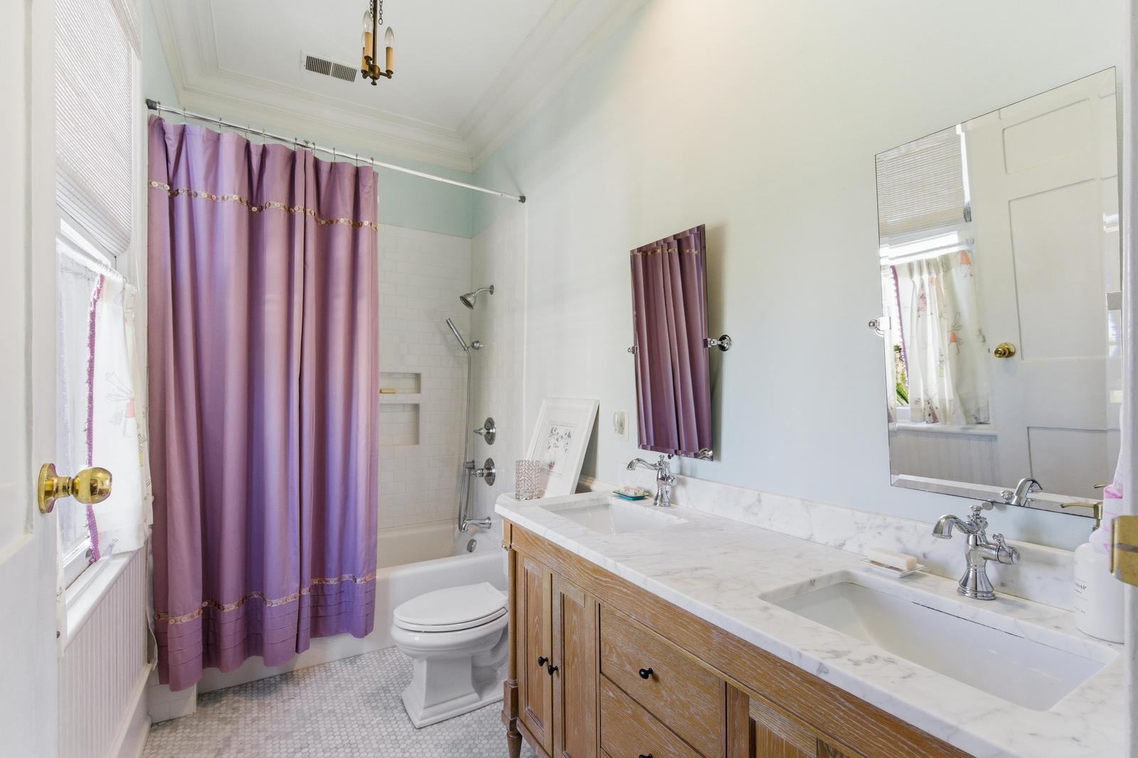 71 Rutledge Avenue Charleston, SC 29401 - Photo 33 of 43 Bathroom 3