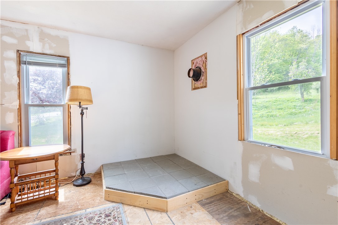9127 State Rte 21 Fremont, NY 14826 - Photo 8 of 35 Livingroom