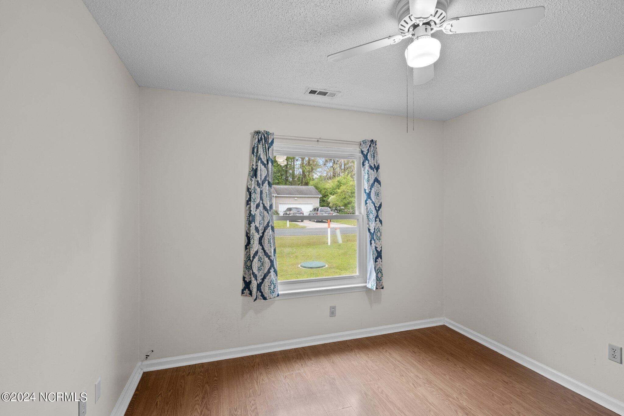 5804 County Line Road New Bern, NC 28562 - Photo 30 of 40 31-web-or-mls-BLS_0045
