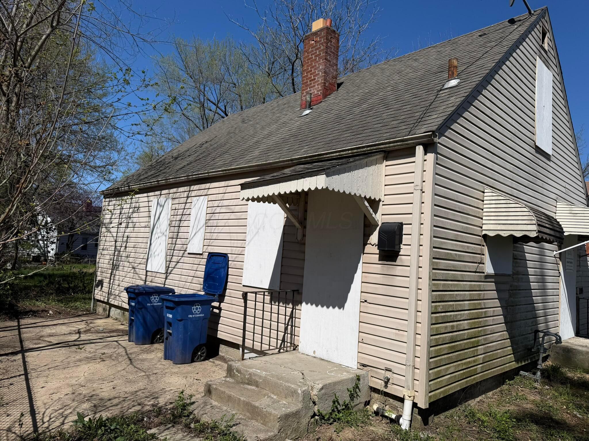2281 Delbert Road Columbus, OH 43211 - Photo 3 of 10 IMG_1397