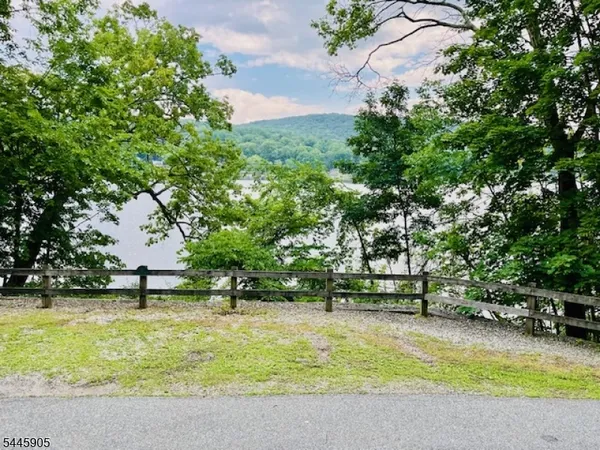 $75,000 | 116 Lakeside Drive West, Belvidere, NJ 07823