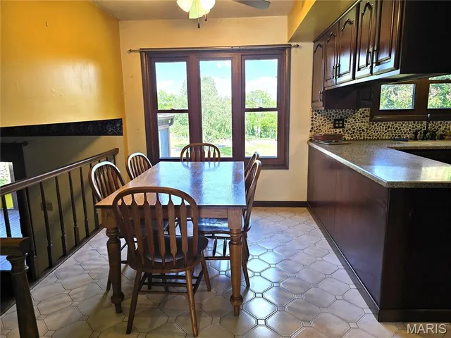 $200,000 | 58 North Woods Circle, Hillsboro, IL 62049