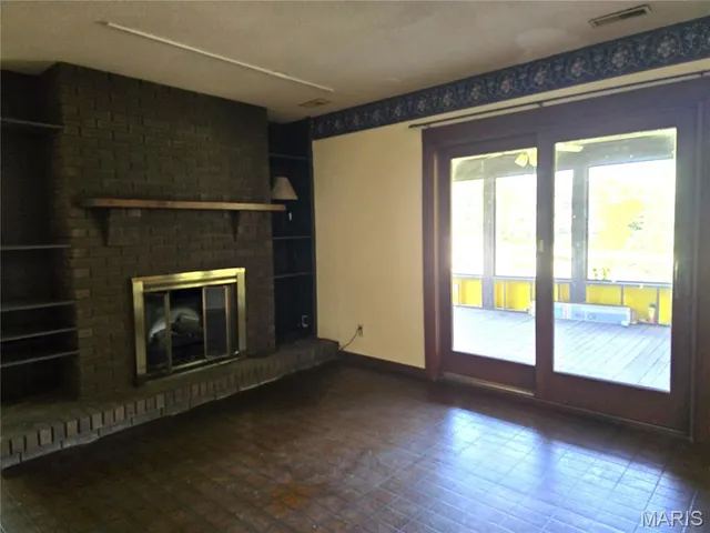 $200,000 | 58 North Woods Circle, Hillsboro, IL 62049