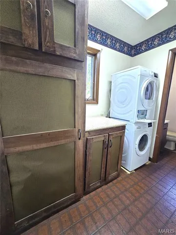 $200,000 | 58 North Woods Circle, Hillsboro, IL 62049