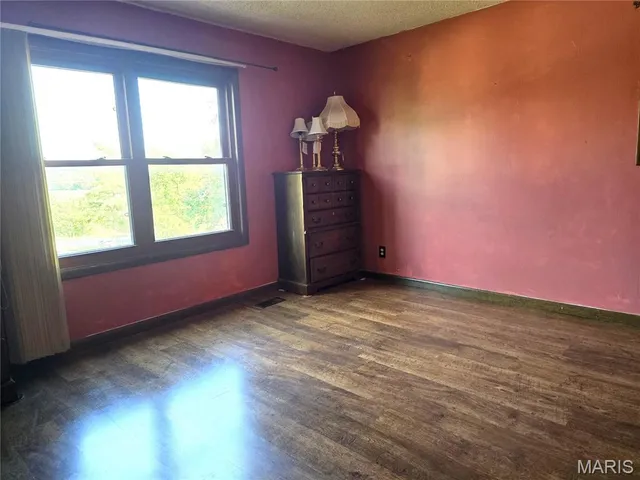 $200,000 | 58 North Woods Circle, Hillsboro, IL 62049